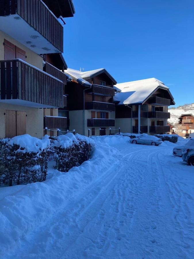 Appartement 2 Pieces Pieds Des Pistes Terrasse Face A La Montagne Берне Екстериор снимка